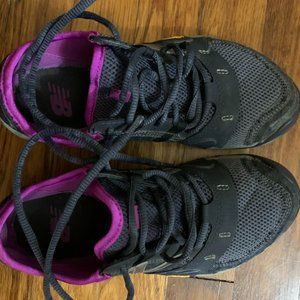 New Balance Women’s Minimus WT10VV Vibram Barefoot Hiking Shoes Size 5.5